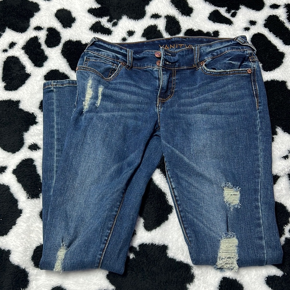 Ripped skinny jeans